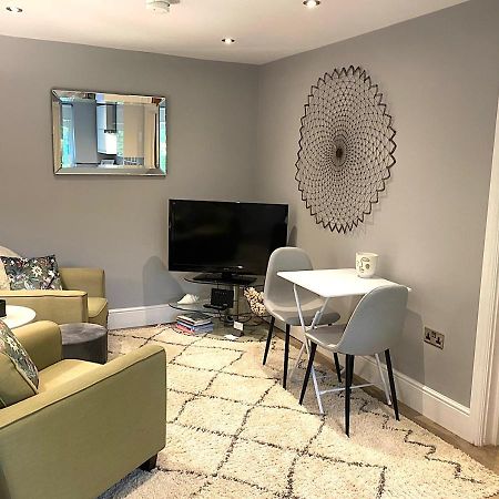 The Lodge Chester - Luxury Apartment For Two, With Free Parking! Hough Green Exterior foto